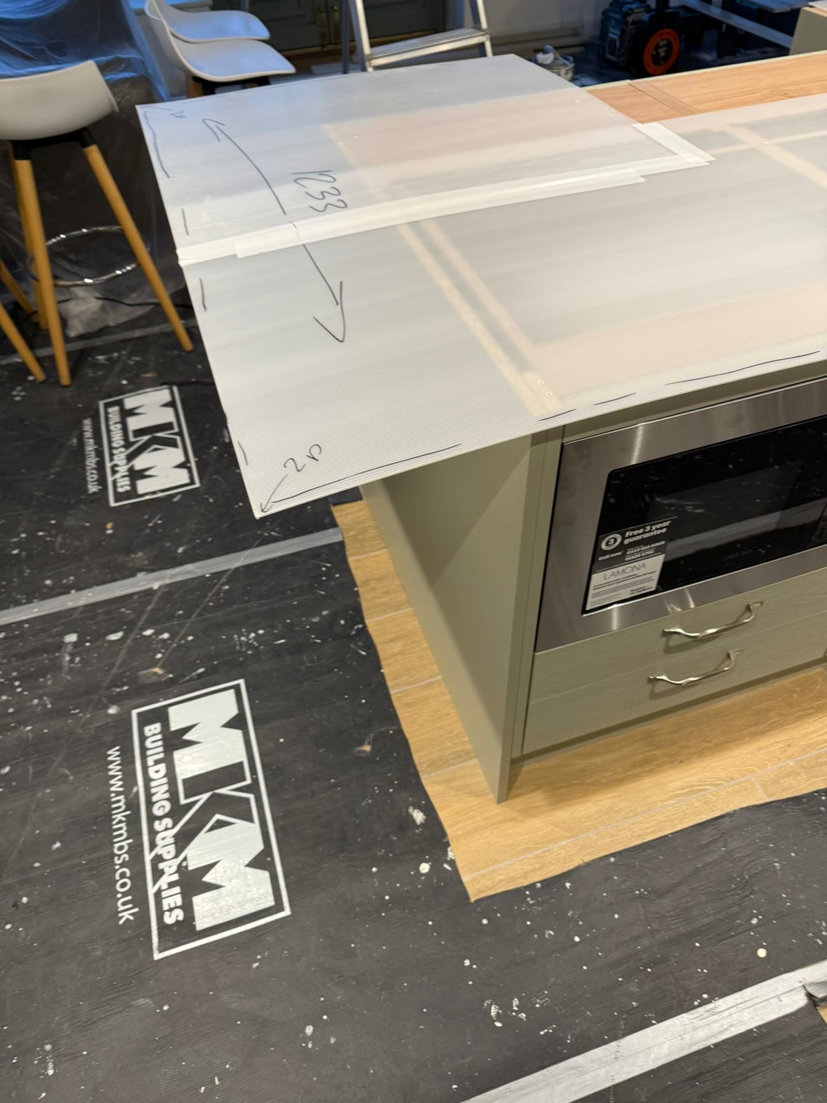 Szablony na szafkach kuchennych